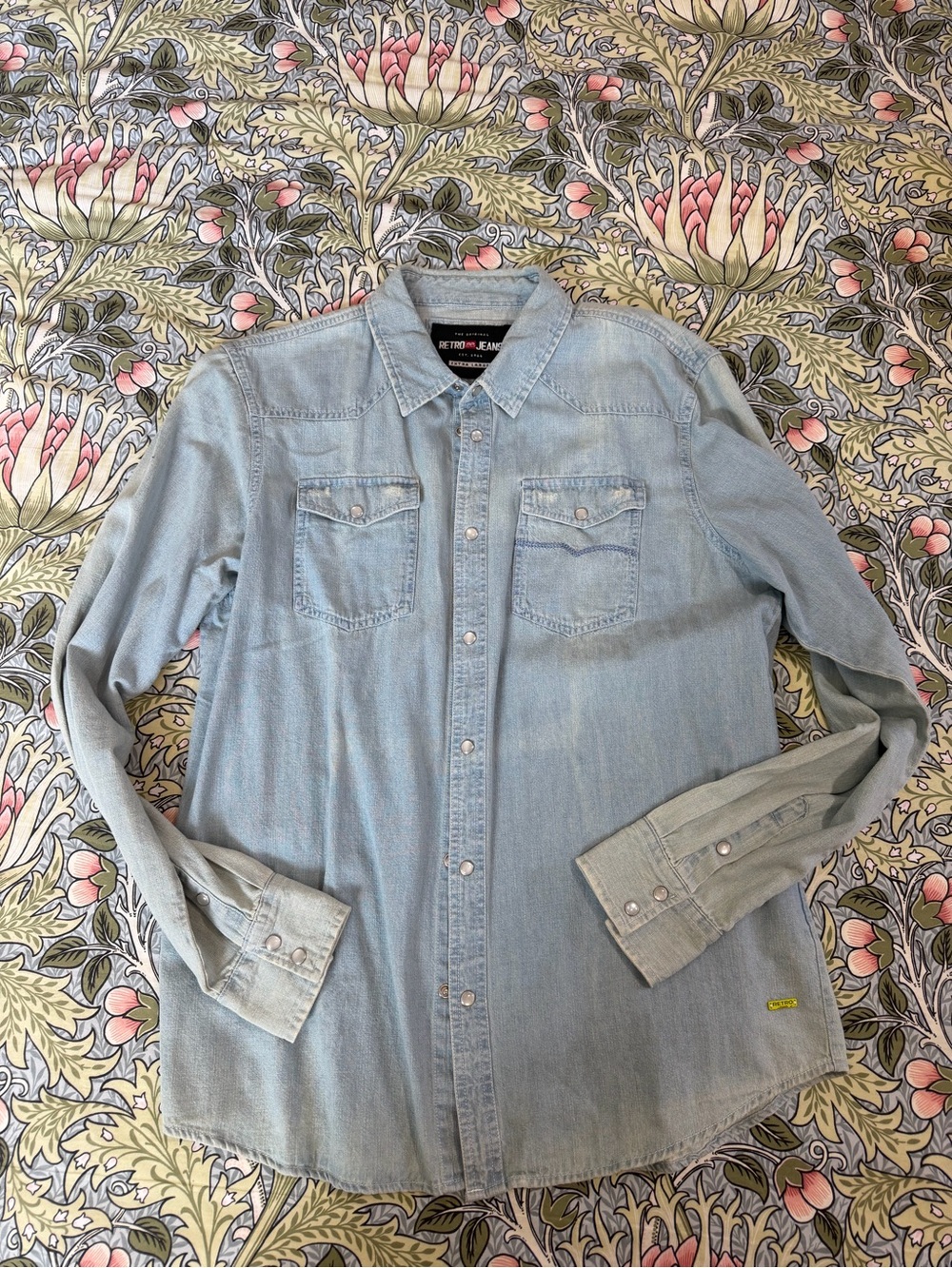 Retro Jeans Men’s Light Blue Denim Shirt. Size XL.